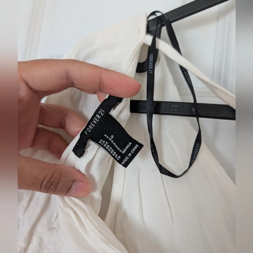 Forever 21 White Flowy Crop-Top - Picture 4 of 8